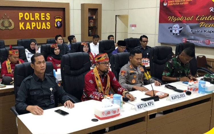 Polres Kapuas Ikuti Ngobrol Lintas Sektoral Kesiapan Pemilu 2024 Bersama KPU Secara Virtuam?