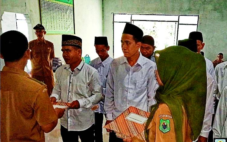 Ketua RT Terpilih di Desa Sei Jangkit Resmi Dilantik