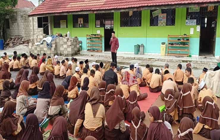 Murid MIN 5 Palangka Raya Laksanakan Salat Duha 2 Kali Seminggu di 2024