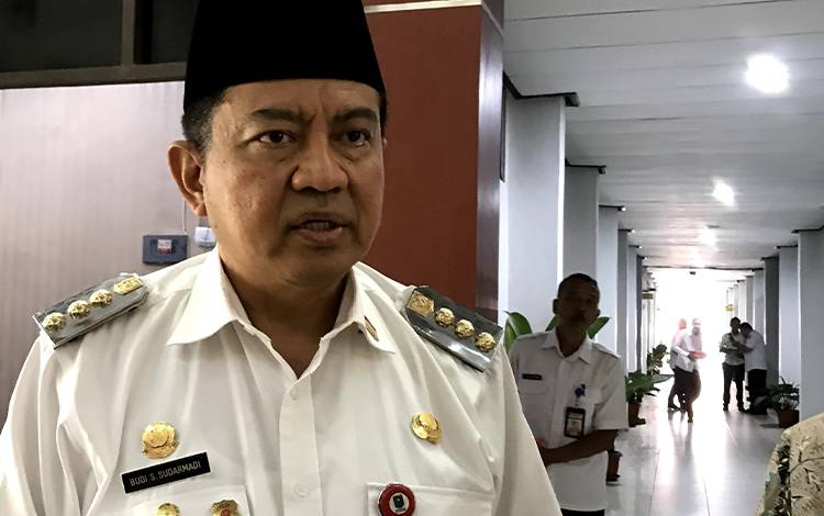 Pj Bupati Kobar Imbau Perangkat Daerah Taat Bayar Zakat