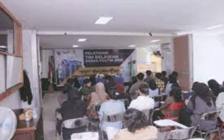 Bawaslu Kalteng Bekali Tim Pemantau Independen Pemilu UMPR