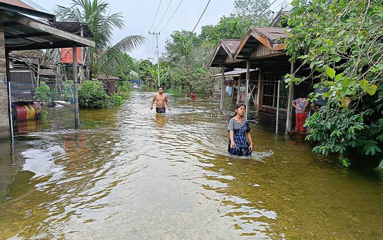 Desa Matabu Barito Timur Kembali Dilanda Banjir, Ketinggian Air Capai 1 Meter