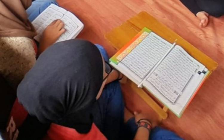 Tingkatkan Nilai Spiritualitas, WBP Perempuan Ikuti Kegiatan Mengaji di Blok Hunian