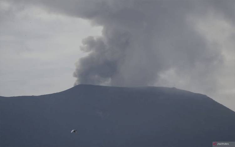 PVMBG Ingatkan Warga Jauhi Radius 4,5 Kilometer Gunung Marapi
