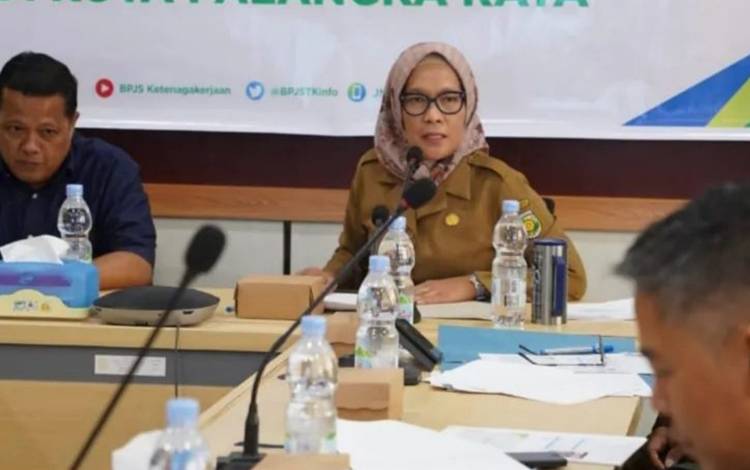 Pj Wali Kota Palangka Raya Ajak ASN Berkontribusi Lindungi Pekerja Rentan