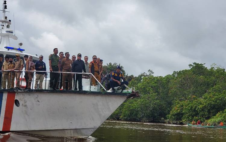 Bupati Kotim Tinjau Pulau Hanibung