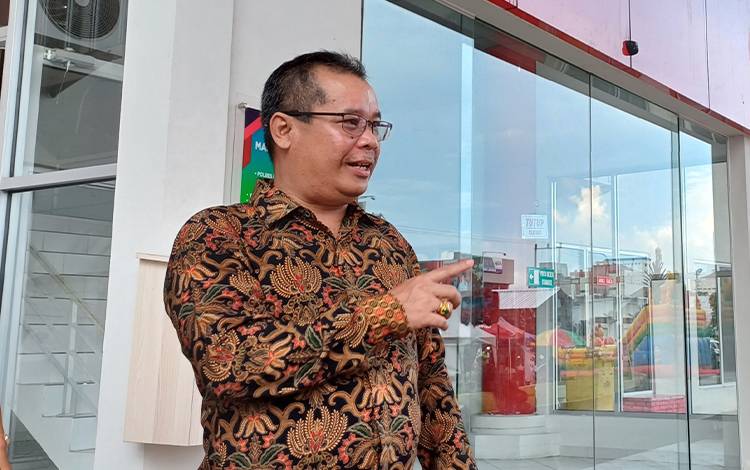 Kepala Dinas Penanaman Modal dan Pelayanan Terpadu Satu Pintu Kabupaten Kotawaringin Timur Diana Setiawan. (FOTO: DEWIP)