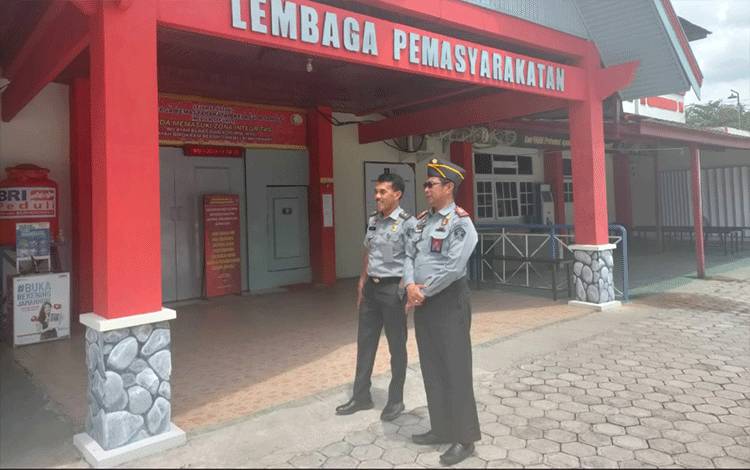 Kepala Divisi Pemasyarakatan Kanwil Kemenkumham Kalteng Berikan Arahan Kepada Pejabat Struktural Lapas Sampit