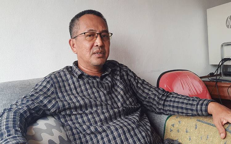 KPU Kobar Petakan Kendala Distribusi Logistik Pemilu. (FOTO: DANANG)