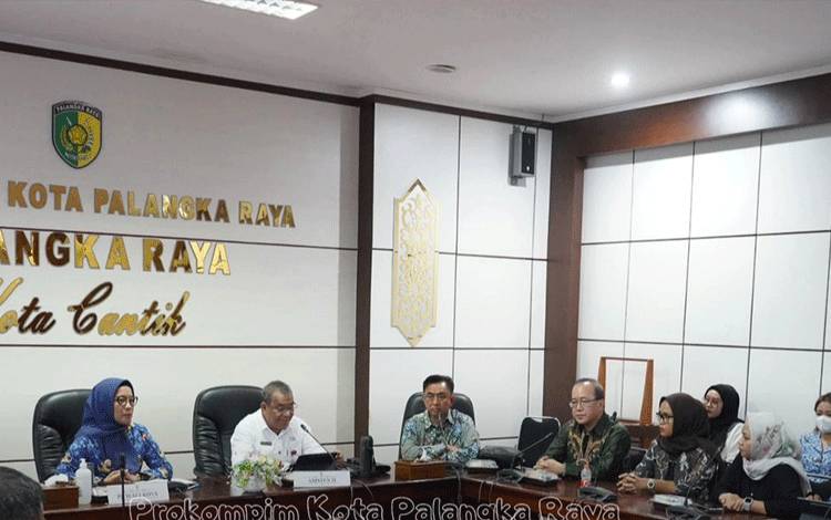 Pertemuan Pj Wali Kota Palangka Raya dengan sejumlah perusahaan. (FOTO: HUMAS)