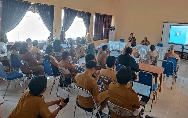 Disdik Seruyan Gelar Sosialisasi e-Kinerja