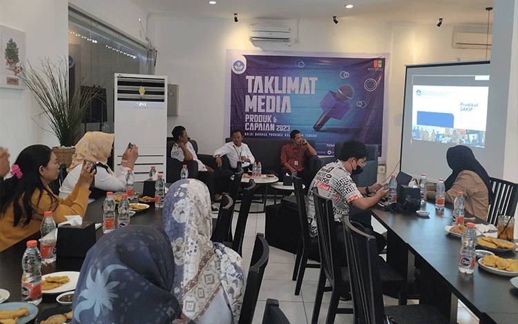 Balai Bahasa Kalteng Gelar Taklimat Media Produk dan Capaian 2023