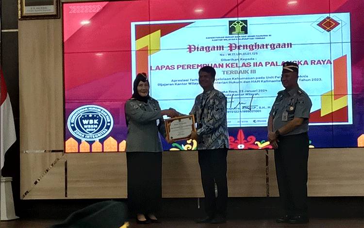 Lapas Perempuan Palangka Raya Raih Dua Piagam Penghargaan dari Kanwil Kemenkumham Kalteng