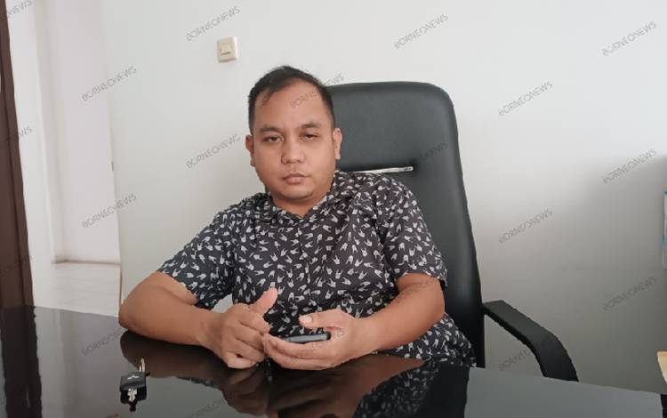 Anggota DPRD Gunung Mas Evandi saat ditemui di ruang kerjanya, Senin, 22 Januari 2024. (FOTO: RISKA YULYANA)