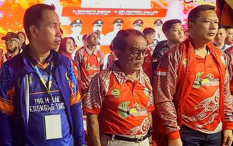 Wakil Ketua I DPRD Kalteng, Abdul Razak (tengah). (FOTO: DPRD KALTENG)