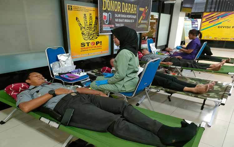Kanwil Kemenkumham Kalteng Gelar Donor Darah dalam Rangka Hari Bhakti Imigrasi ke 74