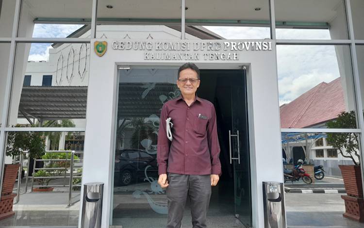 Ketua Komisi I DPRD Kalimantan Tengah (Kalteng) Bidang Hukum, Pemerintahan dan Keuangan, Yonahes Freddy Ering. (FOTO: MARINI)