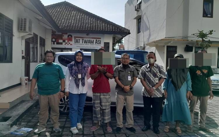 Dinsos Kobar Pulangkan Pasangan Suami Istri Alami Depresi Berat ke Daerah Asal