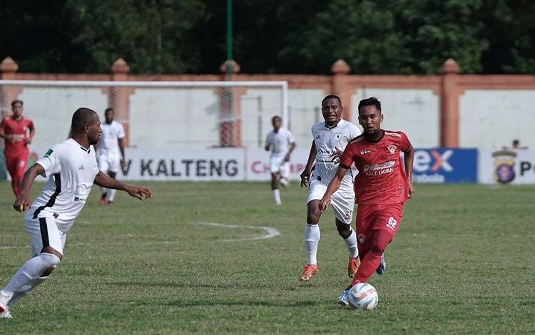Laga Kalteng Putra saat melawan Persipura Jayapura di Stadion Tuah Pahoe, Senin, 22 Januari 2024. (FOTO: KALTENG PUTRA)