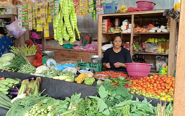 Pedagang Sayur di Pasar Tamiang Layang Sebut Kenaikan Harga Cabai Masih Wajar