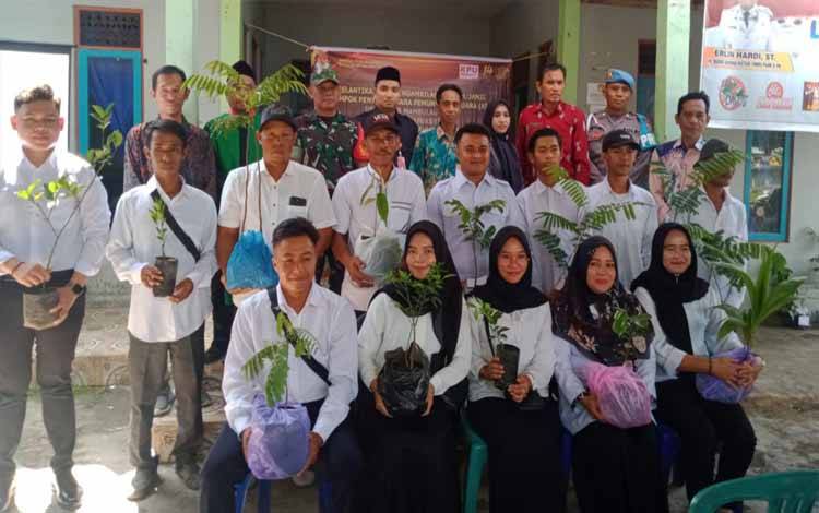 Anggota KPPS Desa Anjir Mambulau Barat Resmi Dilantik
