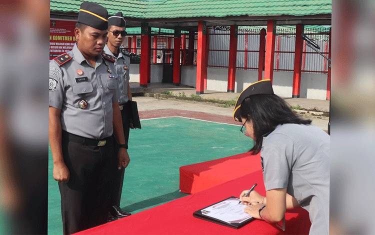 Pegawai Rutan Kapuas Tandatangani Janji Kinerja Tahun 2024?