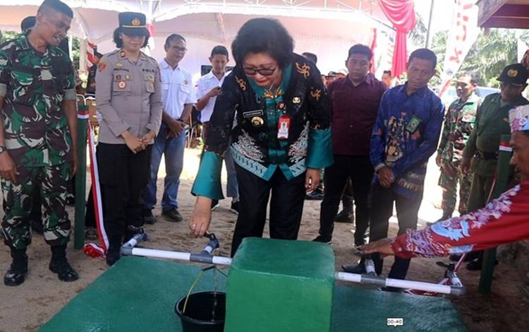 Pj Bupati Lamandau Apresiasi Peresmian Sumur Bor Tentara Manunggal Air Bersih ?