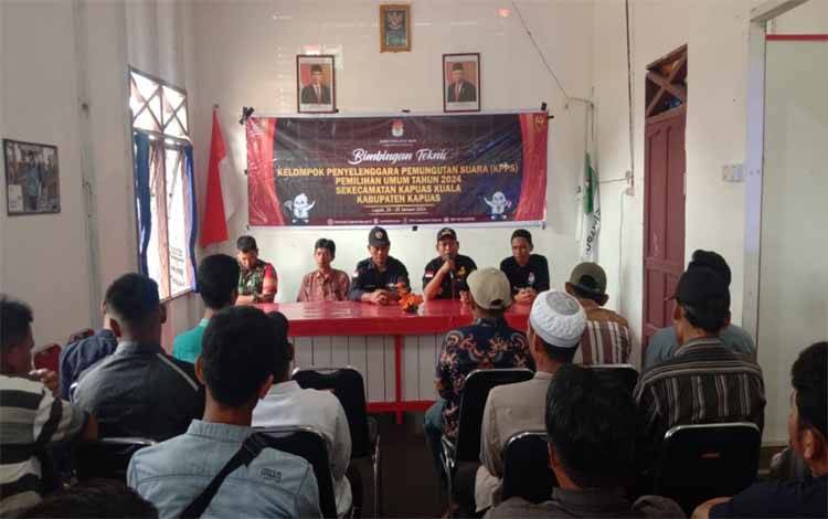 Bimtek bagi anggota KPPS di Kecamatan Kapuas Kuala, Jumat, 26 Januari 2024. (FOTO: IST)