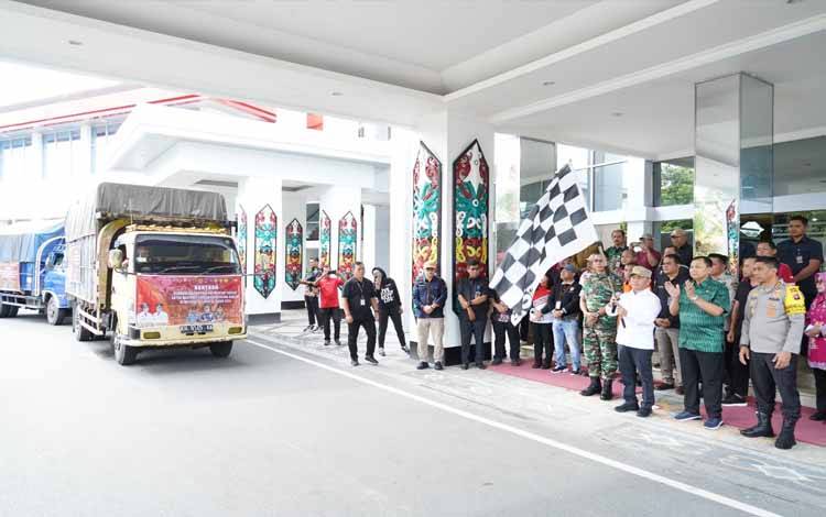 Gubernur Kalteng Lepas Bantuan Sembako Korban Bencana Banjir