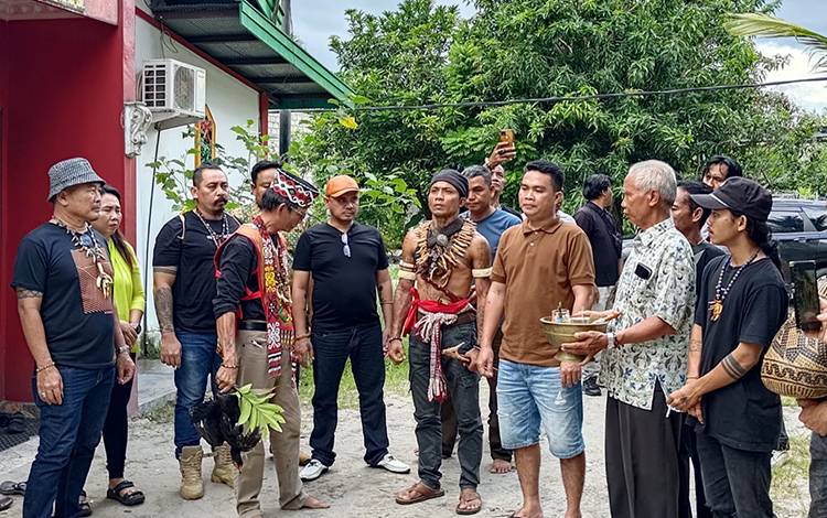 Kasus Salah Paham Panglima Pajaji dengan Operator SPBU Berakhir Damai, Diselesaikan Secara Adat