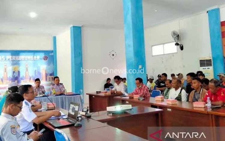 Sosialisasi lelang parkir kepala juru parkir yang dipimpin langsung oleh Kadis Perhubungan Kabupaten Kota Waringin Barat Amir Hadi. ANTARA/Safitri RA