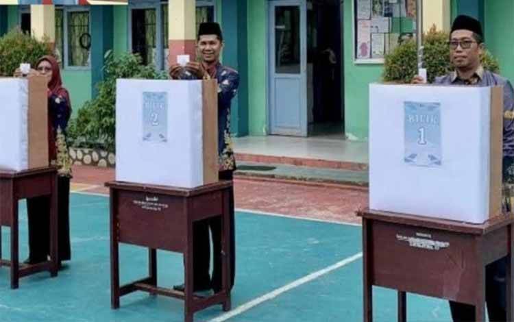 Pemilihan Ketua OSIM MAN Kapuas Digelar Secara Demokratis