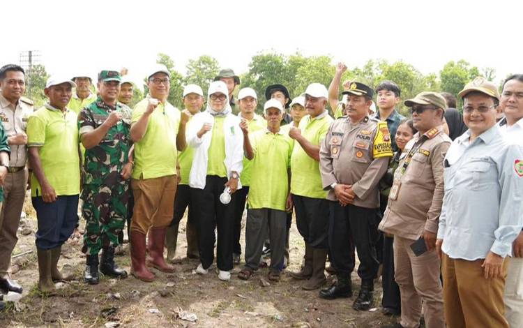 Pemko Palangka Raya Fasilitasi Kelompok Tani Wujudkan Ketahanan Pangan