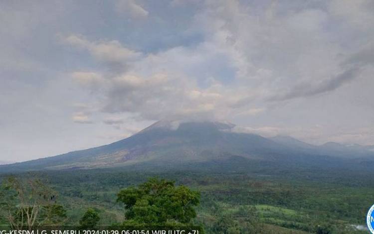 Gunung Semeru Erupsi dan Terekam Getaran Banjir Lahar Dingin