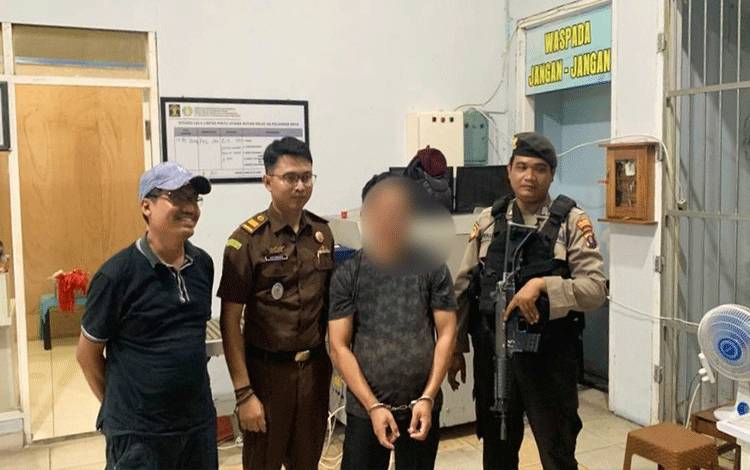 Jaksa Eksekusi Terpidana Kasus Korupsi Proyek Pembangunan Pemukiman Kumuh di Pulang Pisau