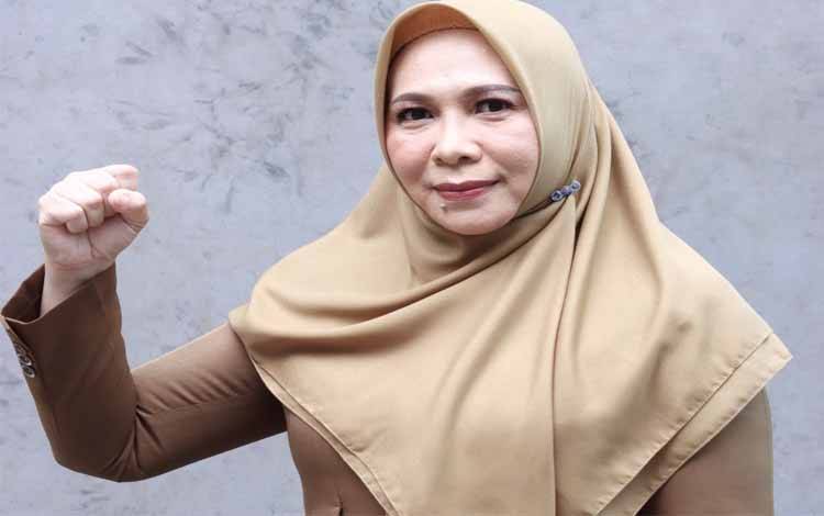 Nunu Andriani Terima Penghargaan Pegiat Literasi