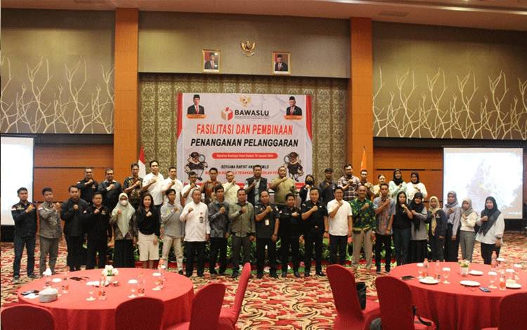 Bawaslu Kotim Bina Panwascam Tangani Pelanggaran Pemilu 2024