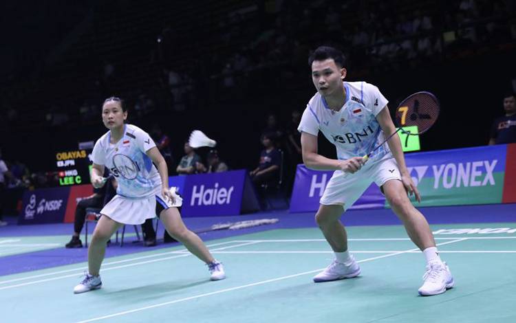 Ganda campuran Indonesia Rinov Rivaldy/Pitha Haningtyas Mentari saat berlaga di babak 32 besar Thailand Masters 2024 di Bangkok, Rabu (31/1/2024). (ANTARA/HO/PBSI)