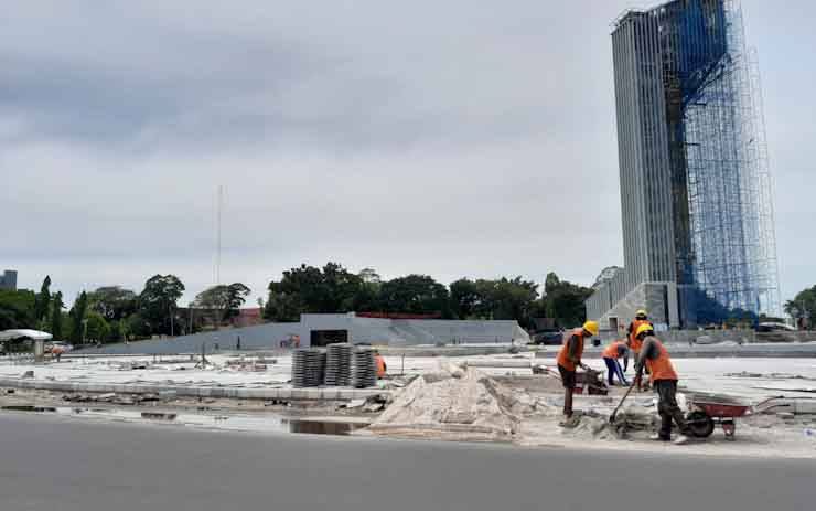 Kegiatan renovasi Bundaran Besar (Foto:MARINI)