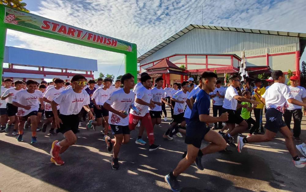 Dispora Sampit Fun Run 2024 untuk Pacu Semangat Atlet Lari Pelajar Kotim