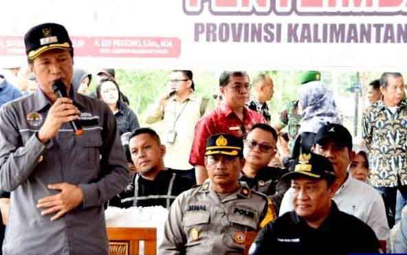 Bantuan Pemprov Kalteng dan Swasta Ringankan Beban Warga Terdampak Banjir di Barut
