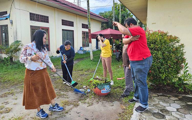 Kelurahan Langkai Adakan Kerja Baktii untuk Sukseskan Program PSN