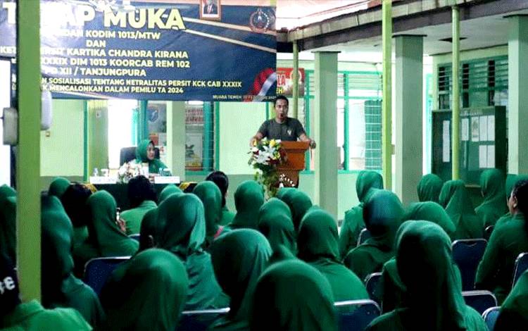 Kodim 1013 Muara Teweh Sosialisasi Netralitas Persit