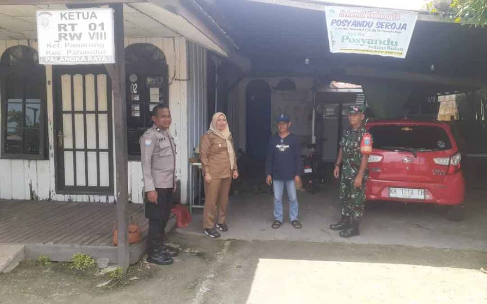 Lurah Panarung Cek Kesiapan TPS Jelang Pilkada