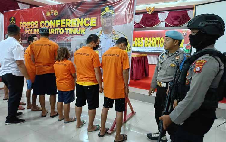 Warga Tamiang Layang Terancam 5 Tahun Penjara Karena Bacok Rekannya Hingga Luka Berat