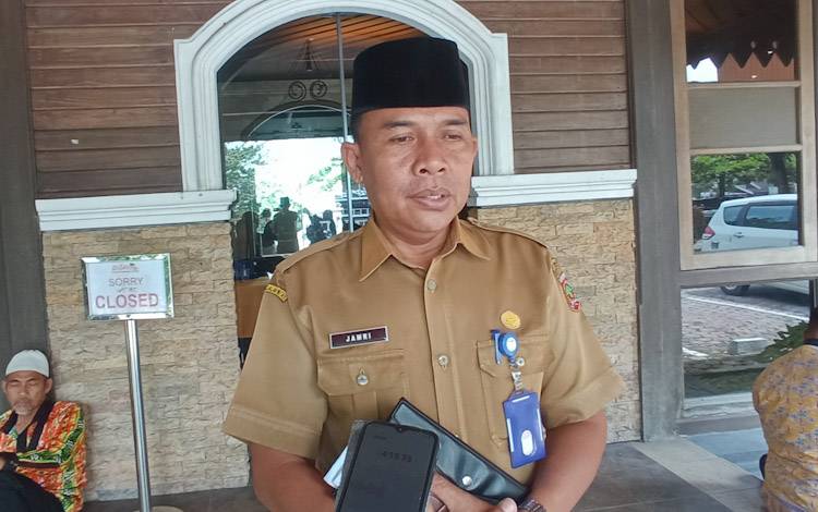 Kepala Disdik Kabupaten Kobar, Jamri