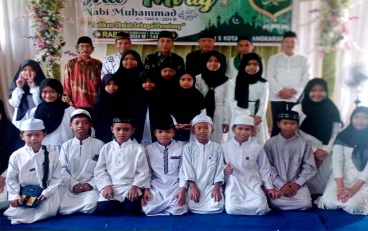 MIN 5 Kota Palangka Raya Peringati Isra Mikraj Nabi Muhammad SAW