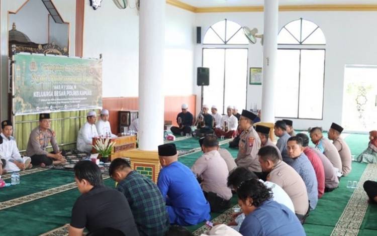 Polres Kapuas Gelar Peringatan Isra Mikraj sekaligus Doa Bersama Kelancaran Pemilu 2024?