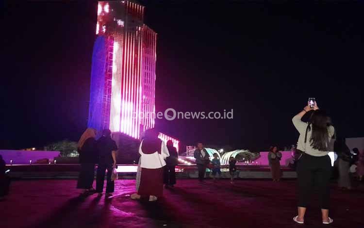 Bundaran Besar Jadi Wahana Foto Masyarakat Kota Palangka Raya