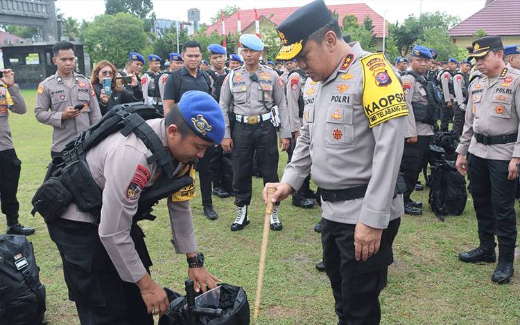 Pimpin Apel Pemberangkatan Personel BKO ke Polres, Ini Poin yang Disampaikan Kapolda Kalteng
